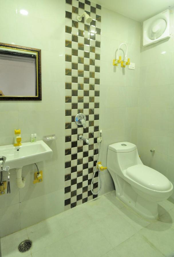 Hotel Noida Delight Dış mekan fotoğraf
