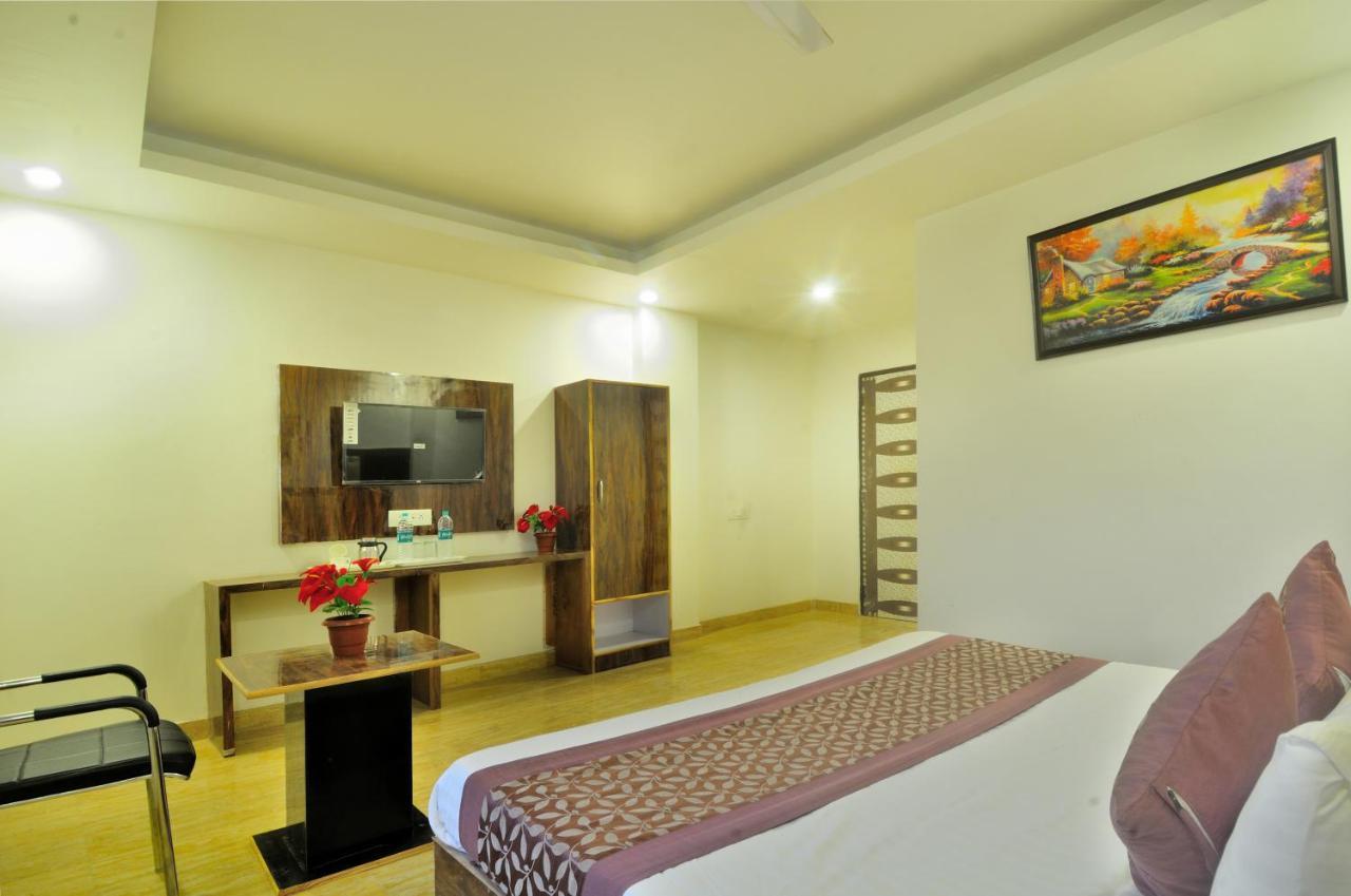 Hotel Noida Delight Dış mekan fotoğraf